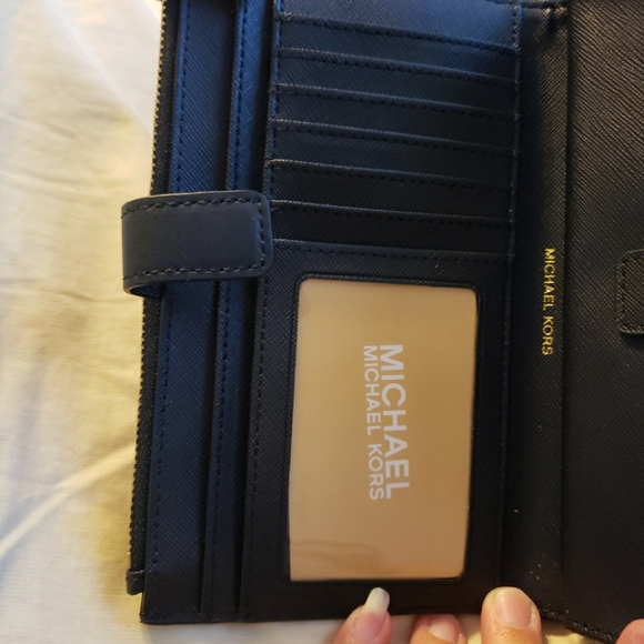 NWOT Michael Kors Black/White Gingham Wristlet Wallet - Picture 6 of 9